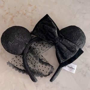BLACK VELVET AND LACE DISNEY PARKS MICKEY EARS 🖤🖤🖤